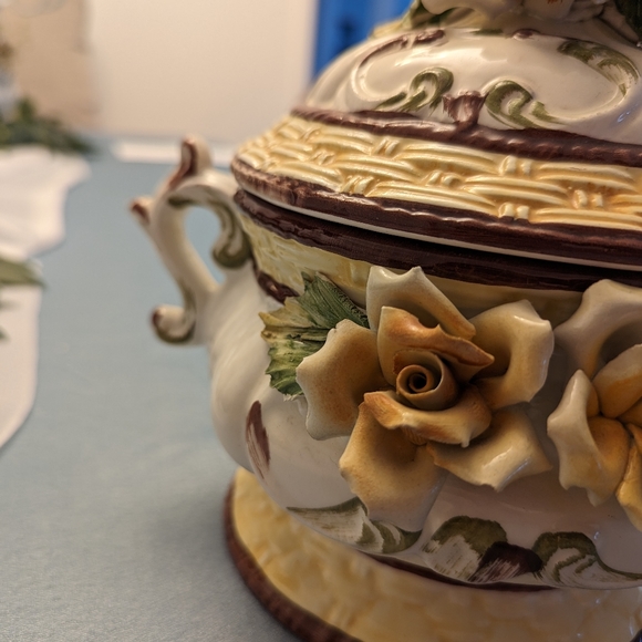 Vintage Bassano Capodimonte Porcelain - Picture 2 of 7